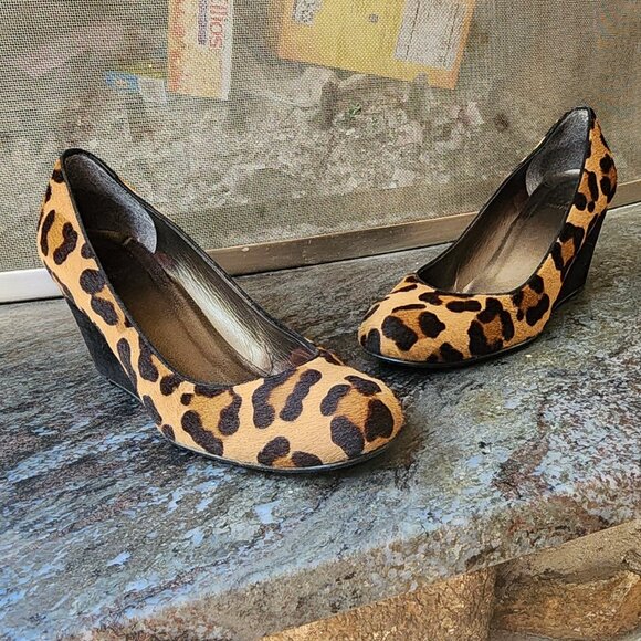 Stuart Weitzman Animal Print Ponyhair Wedge Pumps Size 8.5M - Picture 2 of 16